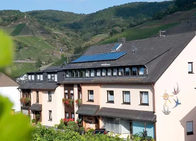 Ein allgemeiner Bergblick oder ein Berglick von der Ferienwohnung aus