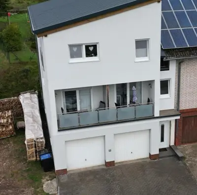 Das Gebäude in dem sich die Ferienwohnung befindet