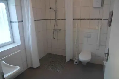 Ein Badezimmer in der Unterkunft Ferienhaus am Maibüsch - rollstuhlgerecht