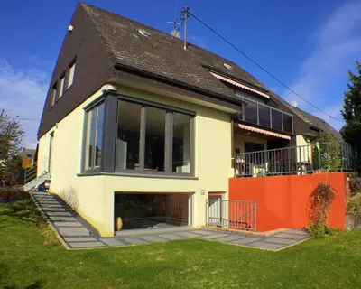 Das Gebäude in dem sich die Ferienwohnung befindet