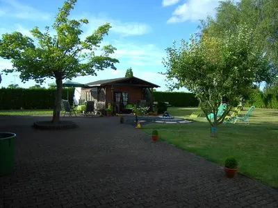Ein Garten an der Unterkunft Pension Kölzer