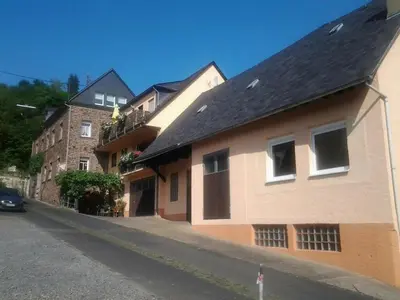 Das Gebäude in dem sich die Pension befindet