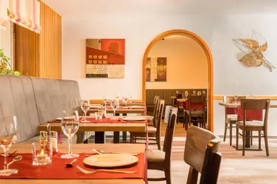 Ein Restaurant oder anderes Speiselokal in der Unterkunft Pension Haus Anny