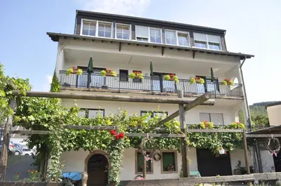 Das Gebäude in dem sich die Pension befindet