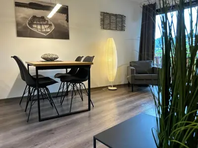 Ein Sitzbereich in der Unterkunft Ferienwohnung Ahrblick
