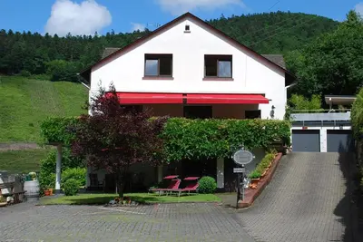 Das Gebäude in dem sich die Pension befindet