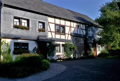 Das Gebäude in dem sich die Ferienwohnung befindet