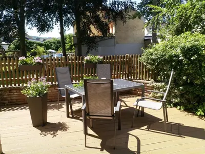 Ein Garten an der Unterkunft Ferienwohnung Moselblick Bernkastel-Kues