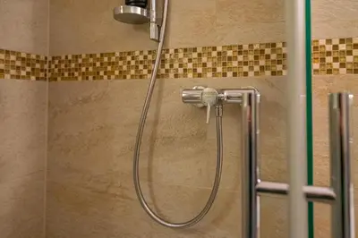 Ein Badezimmer in der Unterkunft Goldener Pfropfenzieher