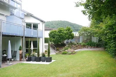 Ein Garten an der Unterkunft Ferienwohnung 