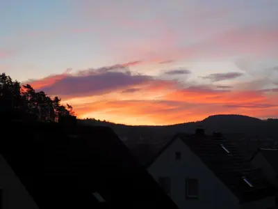 Ein allgemeiner Bergblick oder ein Berglick von der Ferienwohnung aus