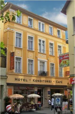Das Gebäude in dem sich das Hotel befindet