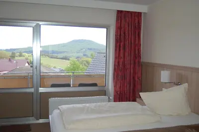 Ein allgemeiner Bergblick oder ein Berglick von des Hotels aus