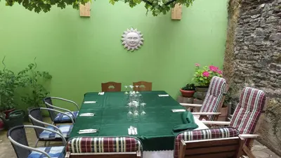 Ein Sitzbereich in der Unterkunft Gaestehaus Gaes