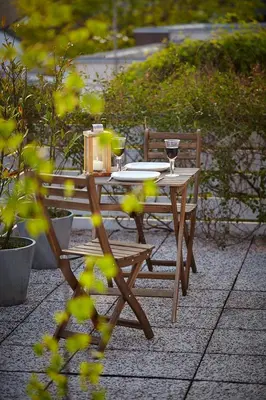 Ein Garten an der Unterkunft Apartment in musikalischem Haus