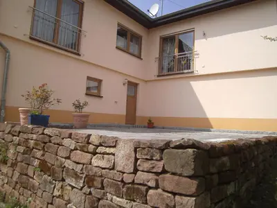Das Gebäude in dem sich die Ferienwohnung befindet