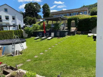 Ein Garten an der Unterkunft 