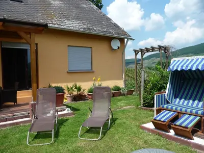 Ein Garten an der Unterkunft Die Ferienwohnung Lindenhof