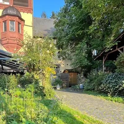Ein Garten an der Unterkunft Haus Till E