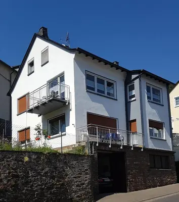 Das Gebäude in dem sich die Ferienwohnung befindet