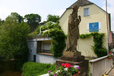 Ein Garten an der Unterkunft Weingut & Gästehaus Stephan Kohl