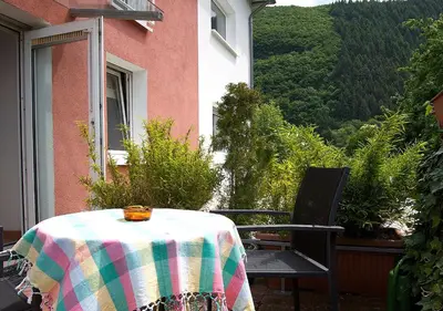 Ein allgemeiner Bergblick oder ein Berglick von der Ferienwohnung aus