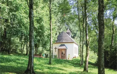 Ein Garten an der Unterkunft Ferienhaus 1 Wolfschlucht