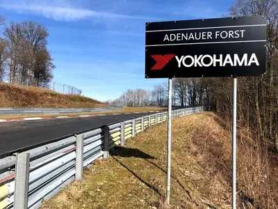 Ein Zertifikat, Auszeichnung, Logo oder anderes Dokument, das in der Unterkunft Hotel garni Zum Adenauer Forst ausgestellt ist
