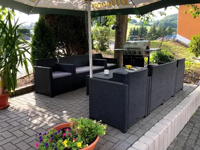 Ein Garten an der Unterkunft Hotel garni Zum Adenauer Forst