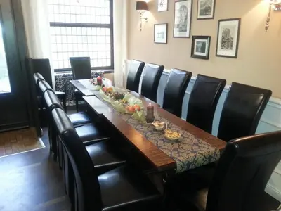 Ein Sitzbereich in der Unterkunft Hotel-Café-Burg Stahleck