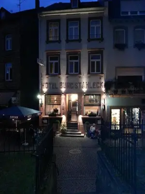 Das Gebäude in dem sich das Hotel befindet