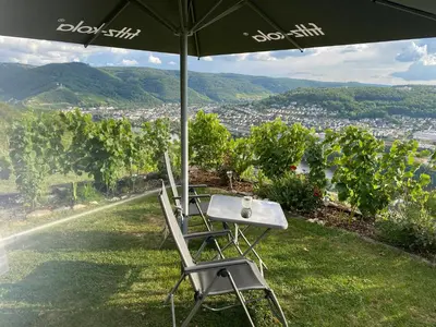 Ein allgemeiner Bergblick oder ein Berglick von der Ferienwohnung aus