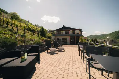 Ein allgemeiner Bergblick oder ein Berglick von der Ferienwohnung aus