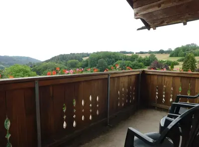 Ein allgemeiner Bergblick oder ein Berglick von der Ferienwohnung aus