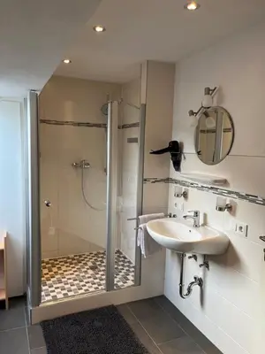 Ein Badezimmer in der Unterkunft moselferienwohnungen-uerzig