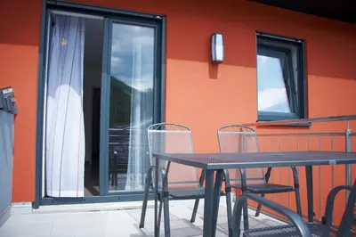 Ein Balkon oder eine Terrasse in der Unterkunft Gästehaus Weingut Mathy-Schanz