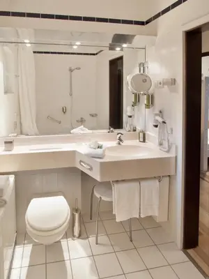 Ein Badezimmer in der Unterkunft Eifelblick über dem See