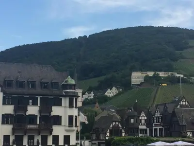 Ein allgemeiner Bergblick oder ein Berglick von der Ferienwohnung aus
