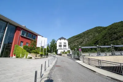 Ein allgemeiner Bergblick oder ein Berglick von des Ferienhauses aus