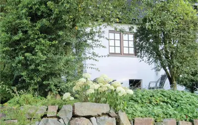Ein Garten an der Unterkunft 1 Bedroom Cozy Apartment In Schönecken
