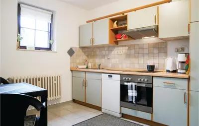 Küche/Küchenzeile in der Unterkunft 1 Bedroom Cozy Apartment In Schönecken