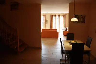 Ein Sitzbereich in der Unterkunft Ferienhaus Trimmisch