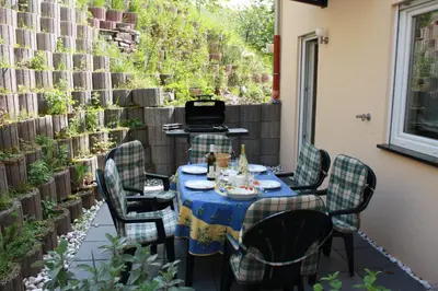Ein Garten an der Unterkunft Ferienhaus Trimmisch