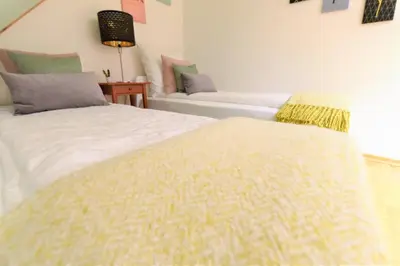 Ein Bett oder Betten in einem Zimmer der Unterkunft Fewo Grohlz