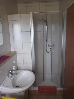 Ein Badezimmer in der Unterkunft Gästehaus Jüngling