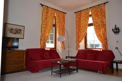 Ein Sitzbereich in der Unterkunft Ferienwohnungen am Stadtpalais - Bernkastel