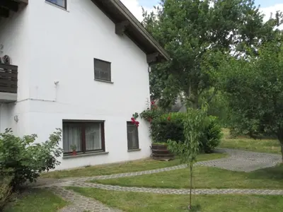 Ein Garten an der Unterkunft Fewo Beate Gensich