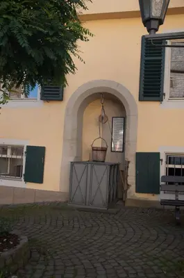 Das Gebäude in dem sich die Ferienwohnung befindet