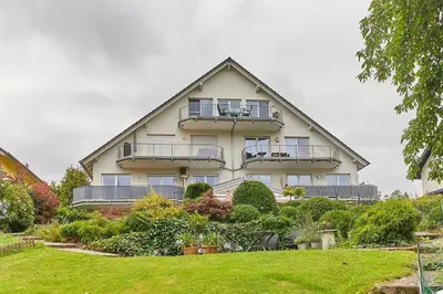 Ein Garten an der Unterkunft Moselschleife