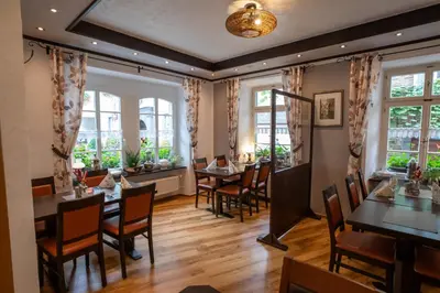 Ein Sitzbereich in der Unterkunft Hotel Gute Quelle